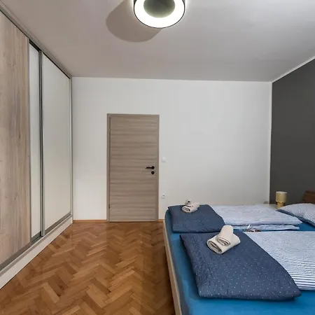 B&r Apartment *